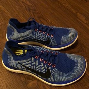 Nike flyknit run free 4.0, size 6